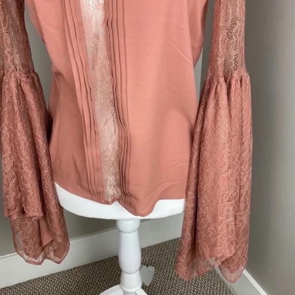 NWOT. Express Handkerchief Sleeve Lace Blouse Top Peach Pink. XS. - Picture 6 of 11